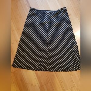 Womans Liz Claiborne Villager Petite Black And Tan Striped Fully Lined Skirt Si…